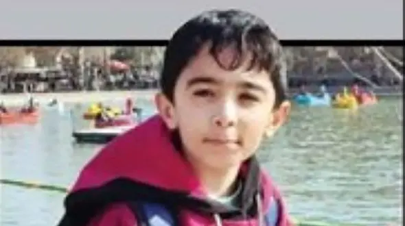 مرگ هولناک پسربچه 9 ساله در حمله سگ های ولگرد در باسمنج + عکس امیر علی کوچولو