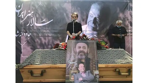 سخنان متاثرانه اسماعیل شنگله در مراسم خاکسپاری محمد علی کشاورز + فیلم