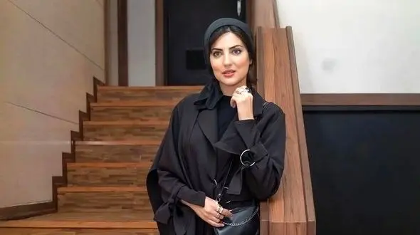 فیلم/ چیدمان آپارتمان هلیا امامی؛ از ست کردن پرده پانچی با تم زمردی تا ورودی شیک به سبک خانه های پاریسی