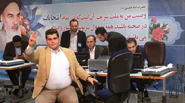 لیدر تیم پرطرفدار لیگ برتری هم انتخابات ریاست جمهوری شرکت کرد+ عکس