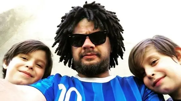 فیلم/ سکانس خنده دار عاشقانه های سنگین و رنگین علی صادقی و آشا محرابی به سبک فیلم تایتانیک/ از خنده روده بر میشید