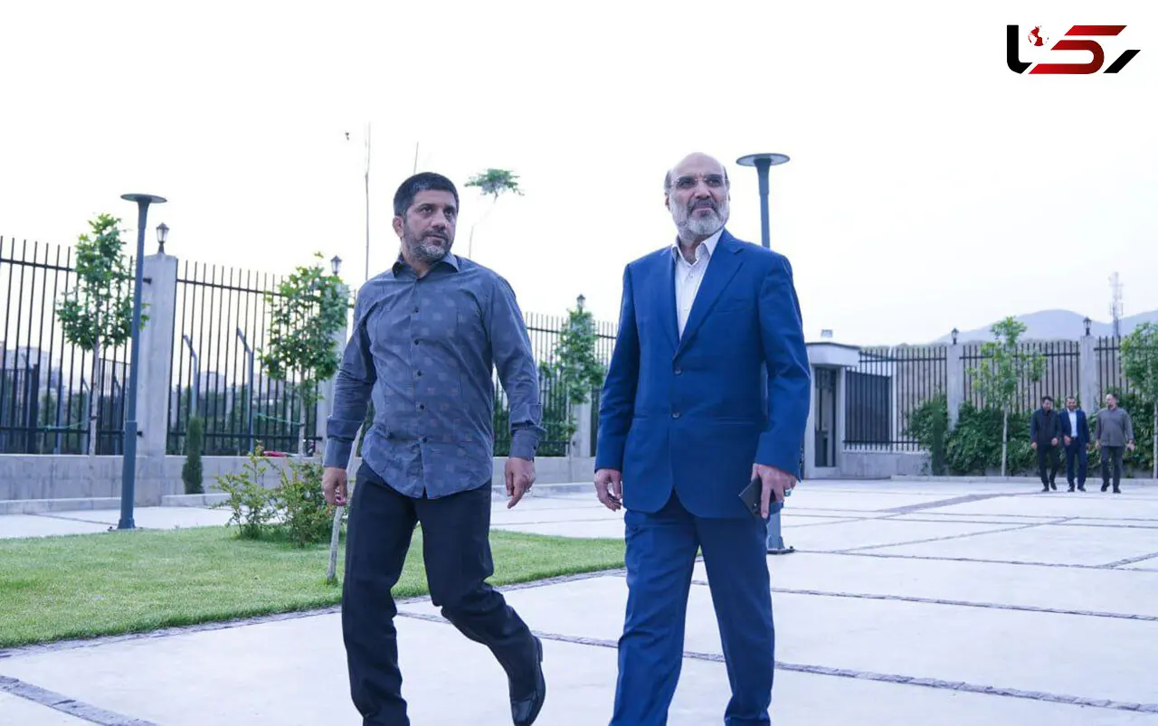 پشت پرده جلسه مدیرعامل هلدینگ خلیج فارس با علیرضا دبیر / استقلال در کشتی تیمداری می کند؟