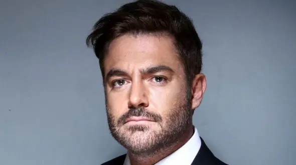 فیلم اتاق خواب لاکچری محمدرضا گلزار  /  گربه اش هم تنیس تماشا می کند !