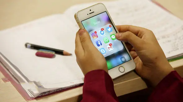 وقتی همه کشور متصل به صدا و سیما هستند شبکه شاد چه لزومی داشت؟ / فقط انتقادات اینترنتی ایجاد کرد