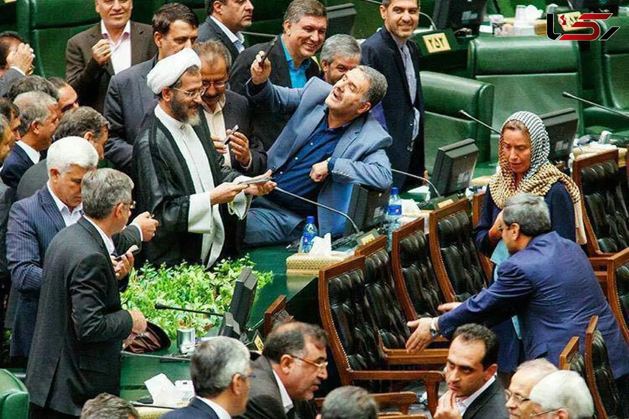 اتفاق عجیب در پایان مراسم تحلیف / سلفی های مجلسی ها با خانم موگرینی+ عکس 