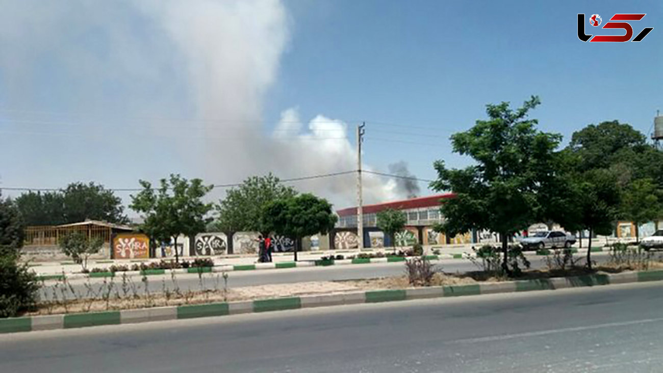 آتش سوزی یک انبار شرکت ماست و لبنیات در کرمانشاه