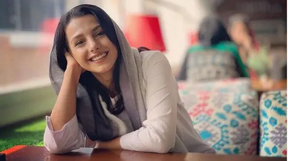 عکس جالب جوانه دلشاد در ساحل زیبای خلیج فارس
