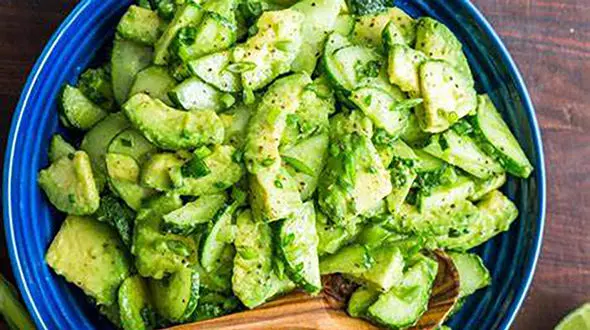 2 میوه مفید برای پوست و مو