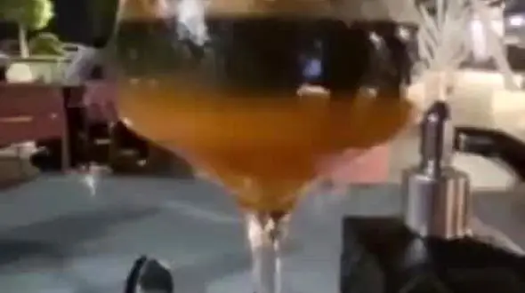 فروش نوشیدنی با ورق طلا در رستوران‌ لاکچری تهران + فیلم