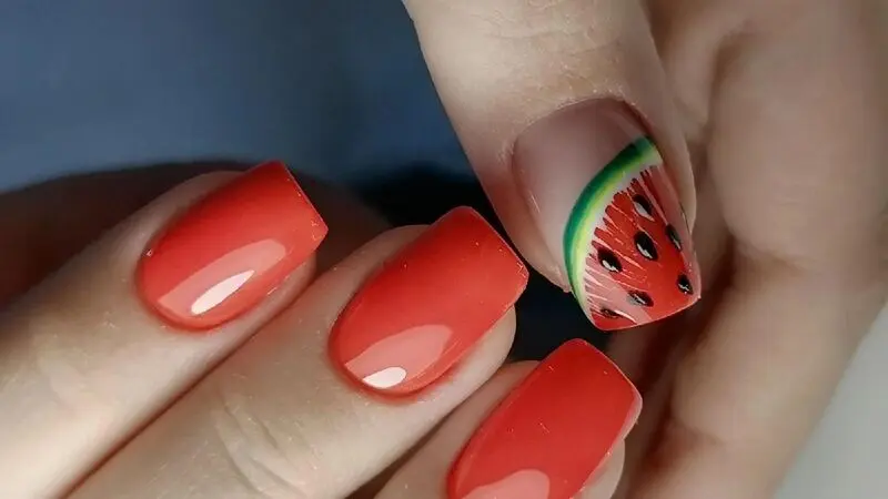 مدل ناخن یلدایی کوتاه و ساده 1