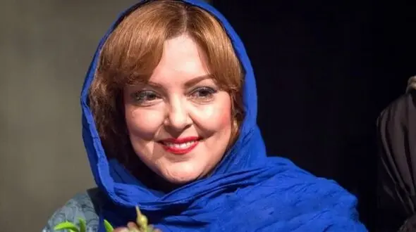 فیلم / رونمایی از چیدمان پرشکوه خانه پرستو گلستانی/ از مبلمان چرم و چوب ایده بگیرید