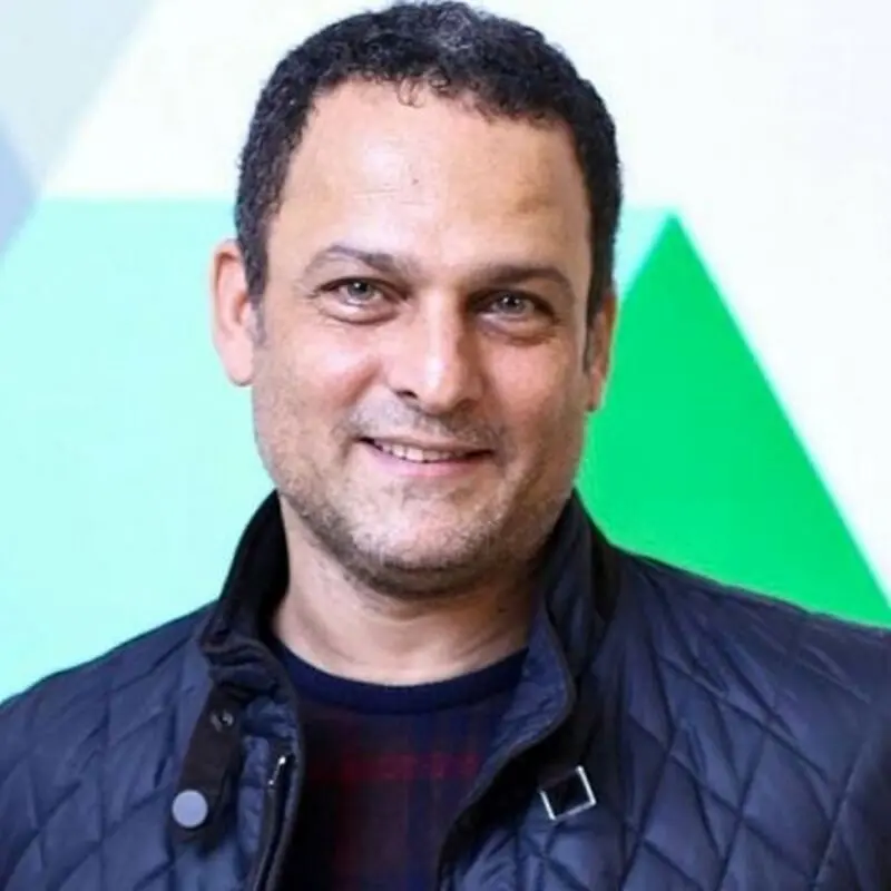 گرد پیری بر چهره «حسین یاری»