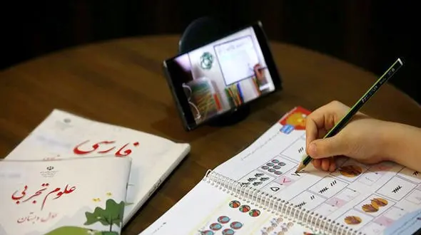 معلمان حق التدریسی تحت فشار هستند/ مسئولان شیوه آموزشی مناطق آبی و زرد را تغییر دهند