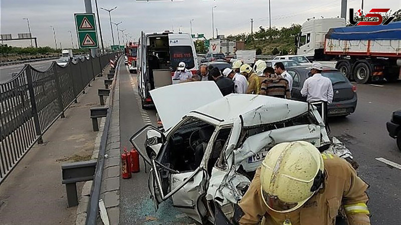 حادثه رانندگی در آزادگان/ پراید له شد + عکس