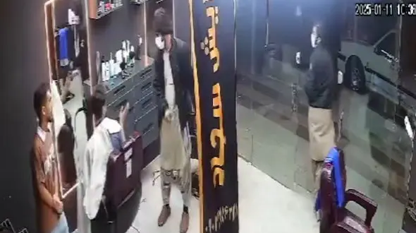 یورش شبانه به مغازه آرایشگری / موبایل‌های مردم طعمه سارقان شد + فیلم