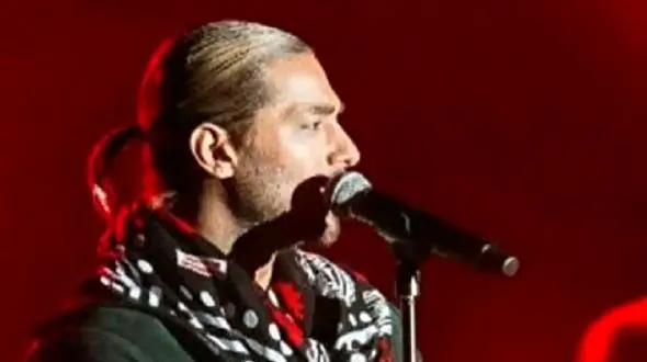 فیلم آوازخوانی محلی امیر مقاره / ترکوند آهنگ لری گل باغمی تو رو تو کنسرت با رقص خوند