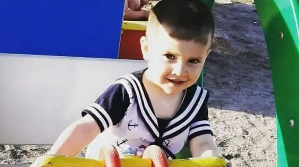 مرد بی رحم با یک مشت پسر 3 ساله اش را کشت + عکس