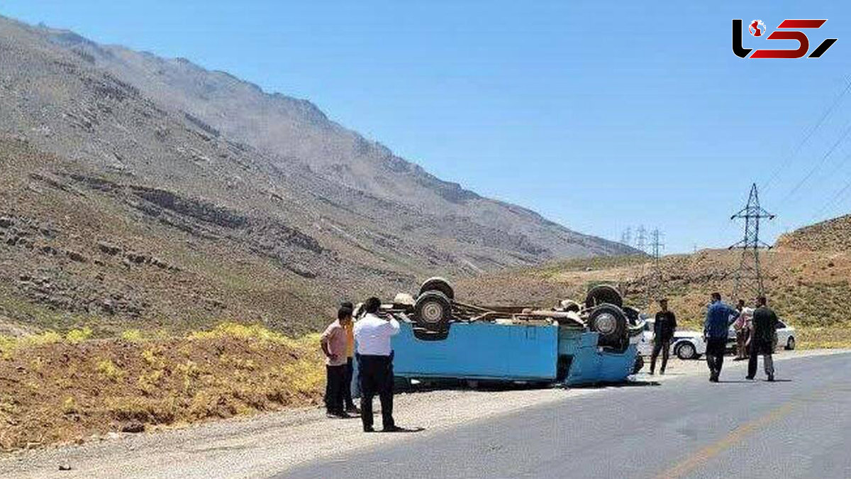 واژگونی مینی‌بوس در نهاوند ۱۶ مصدوم بر جای گذاشت 