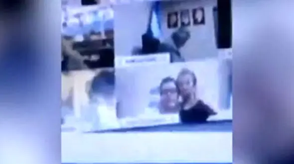 رفتار مبتذل نماینده مجلس با معشوقه اش جلوی دوربین جلسه آنلاین + فیلم