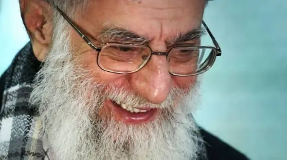 شعرخوانی زیبای رهبر معظم انقلاب از استاد شهریار/ دلم جواب بلی میدهد صلای تو را+فیلم 