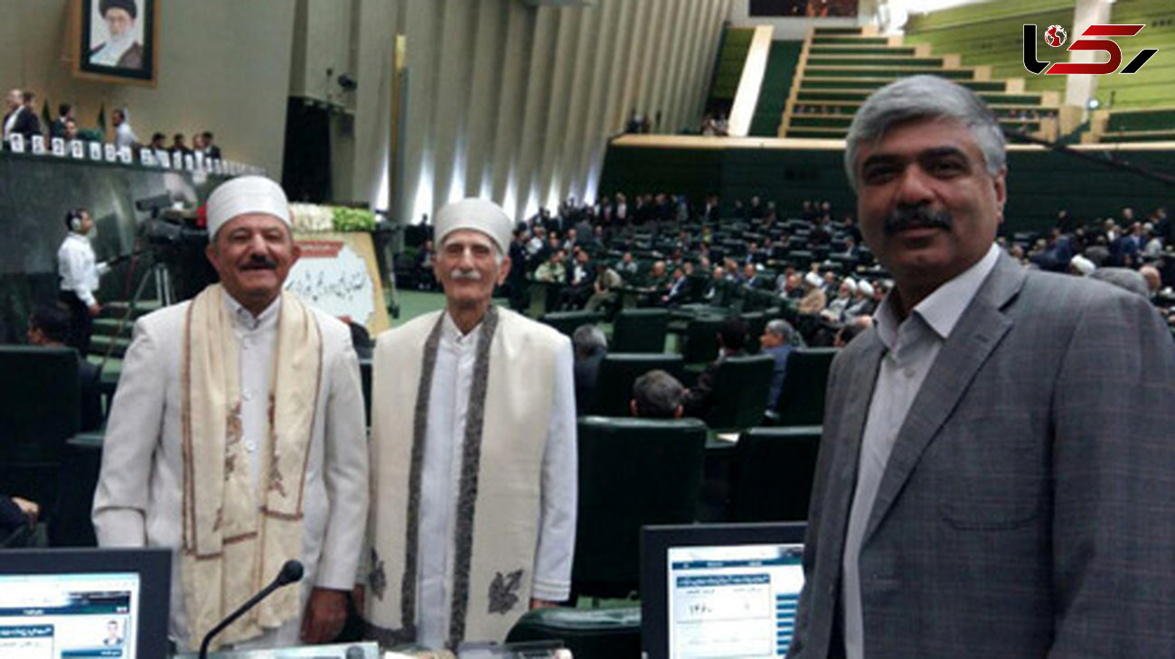 حکم توقف فعالیت عضو زرتشتی شورای شهر یزد یک بدعت است