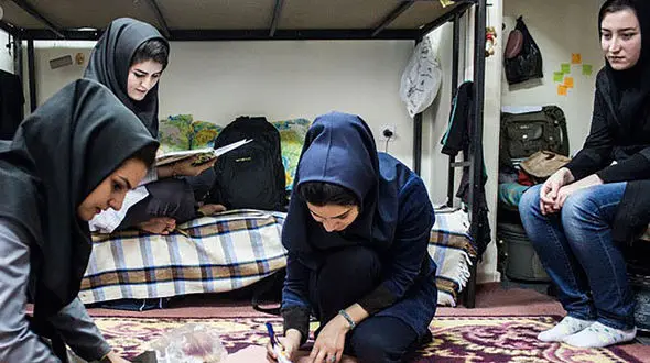 113 هزار دانش آموز در مدارس شبانه روزی ایران تحصیل می کنند/در هفته حداقل دو مرتبه به این محصلان مرغ داده می شود/ تهران و قم مدرسه شبانه روزی ندارند