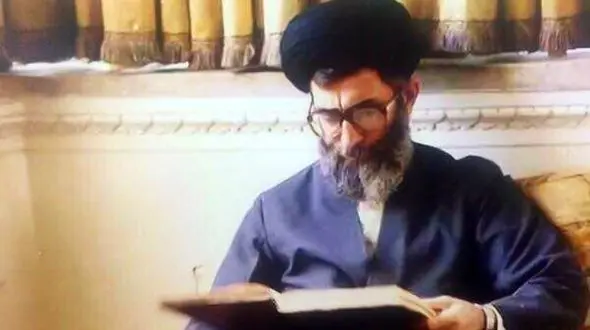 سید احمد خمینی: من از زبری فرش خانه رهبر معظم انقلاب به موکت پناه بردم!