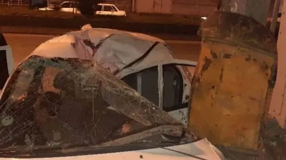 راننده جوان پست برق را ندید و فاجعه آفرید!/ 2نفر کشته و زخمی در حادثه جاده رشت-فومن 
