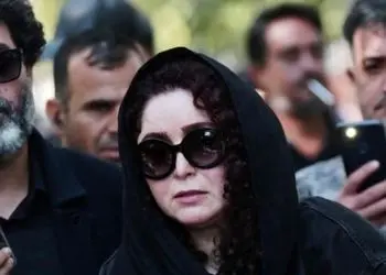 فیلم / حضور چشمگیر بازیگران در مراسم ختم مادر ژاله صامتی  / تیپ و استایل بیتا سحرخیز، ، گیتی قاسمی و.../ چهره تکیده خانم بازیگر خوش خنده ...