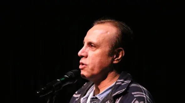 صحبت های جنجالی علی فروتن عمو فیتیله‌ای ها  وایرال شد/ انقدر در طول روز قضاوت میشیم که تا آخر شب 7 بار از خودمون شکایت میکنیم!! + ویدیو