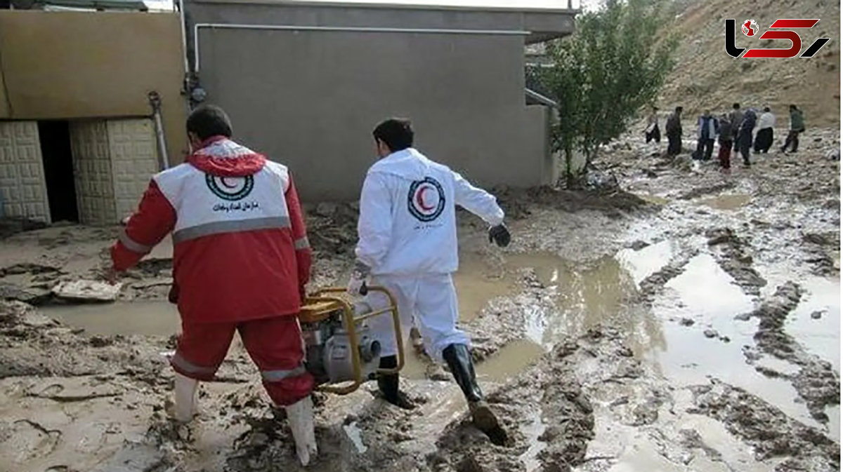 امدادرسانی هلال احمر به ۹۶۰ نفر که در برف و کولاک خلخال گرفتار شده بودند