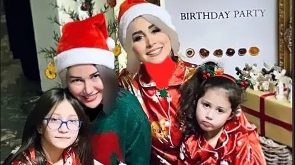 عکس ها / نگاهی به سبک و سلیقه بازیگران رای تزئین درخت کریسمس/ از فرزاد فرزین و مرجانه گلچین، تا نیوشا ضیغمی و کمند امیرسلیمانی و ...