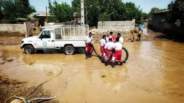 آخرین وضعیت امدادرسانى در مناطق سیل زده آستارا / ٢٤٤ نفر به مناطق امن منتقل شدند