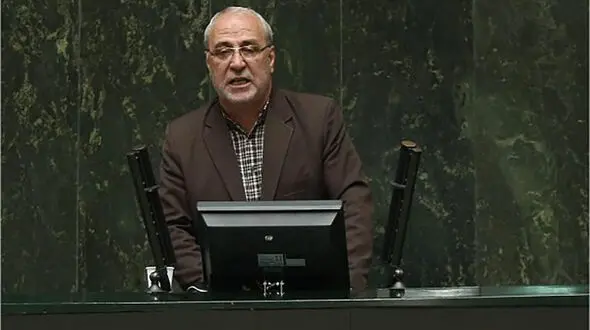 آقای روحانی! رئیس بنیاد شهید را برکنار کنید