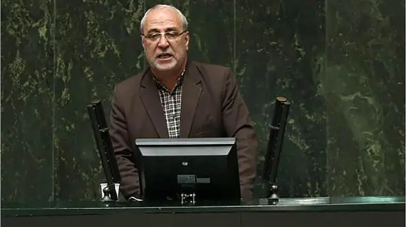 آقای روحانی! رئیس بنیاد شهید را برکنار کنید