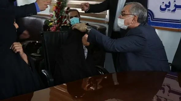 عمل رایگان چشم پیرزن درگزینی توسط وزیر بهداشت + فیلم