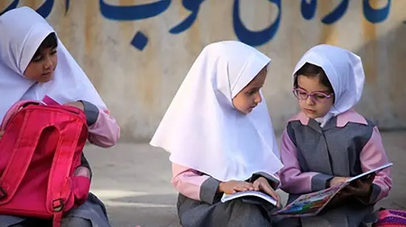 معلم ها خودشان را به روزسانی کنند/کتب درسی 8000 کیو آر کد دارند ولی در یک سال  فقط 3 میلیون بار دیده شدند 
