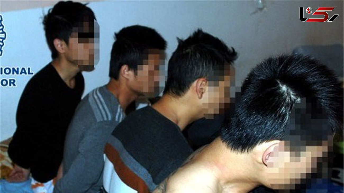 قاچاقچیان انسان 7 مرد را زیر مخزن آب اتوبوس  مخفی کرده بودند/در مرز ایران فاش شد