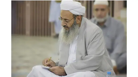 نماز جمعه و جماعات اهل سنت زاهدان تا پایان کرونا لغو شد