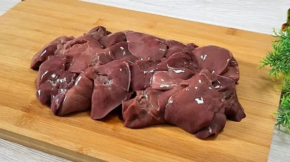 فیلم/ آلمانی ها با جگر مرغ این غذای خوشمزه و ساده را پخت می کنند 