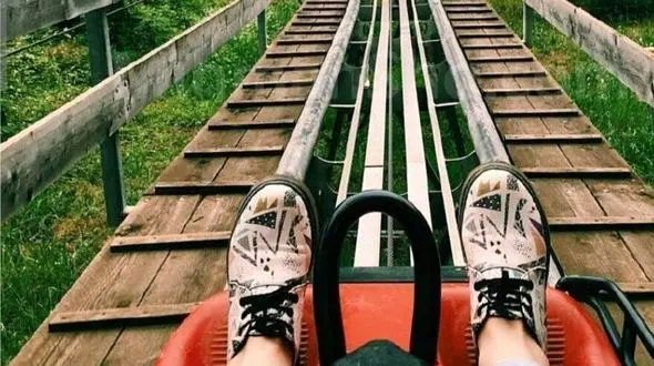 فیلم خلاقیت تحسین برانگیز  و حماسه ساز پدربزرگ مهربان برای نوه هایش/ گاهی وقتها با چیزای خیلی ساده میشه دل بچه هارو شاد کرد