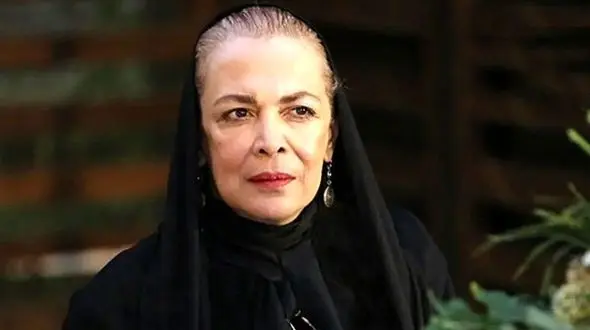 عکس| سفر زمان؛ «بیتا فرهی» 31 ساله در کنار «خسرو شکیبایی» در حرم شاه عبدالعظیم؛ سال 68