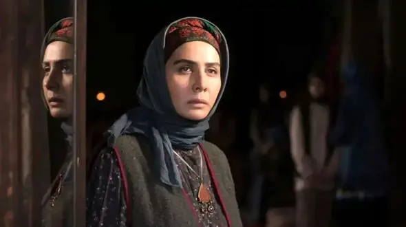 سارا والیانی آسیه سریال گیلدخت به همراه همسر دوم و سن بالایش ! + بیوگرافی و عکس های خاص