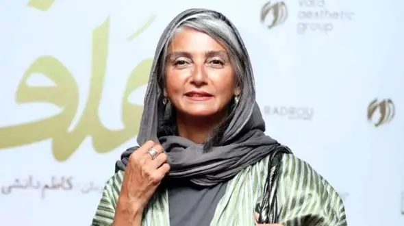 تیپ ساحلی بازیگر زن پوست شیر در ویتنام