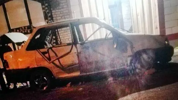 حمله مردان مسلح  به یک پراید در آبادان / سرنشینان پراید فرار کردند +عکس