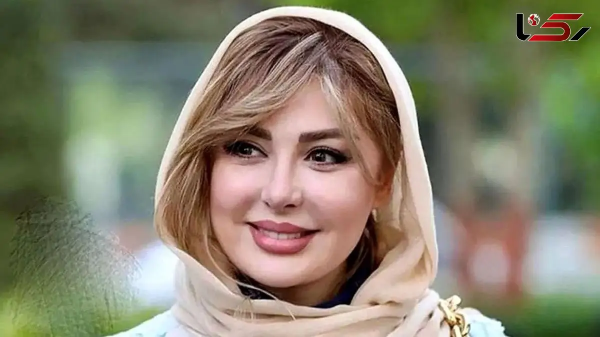 عکس/ سفر در زمان/ «نیوشا ضیغمی» در کودکی و در حال بازی کردن با عروسک اش؛ دهه 60