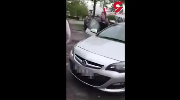 حمله 2 زن وحشی با چکش به دختر جوان به خاطر جای پارک+ فیلم