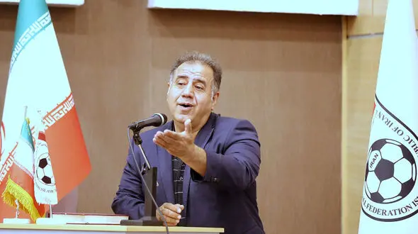 حواشی مصاحبه جنجالی ادامه دارد / شکایت استقلال از خسروی به دادسرا!