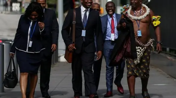 تیپ عجیب  یک دیپلمات در سازمان ملل+عکس