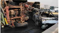 عکس های وحشتناک از تصادف کامیون در جاده قزوین / تویوتا در آتش سوخت